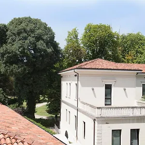 Eremitani Aparthotel Padua